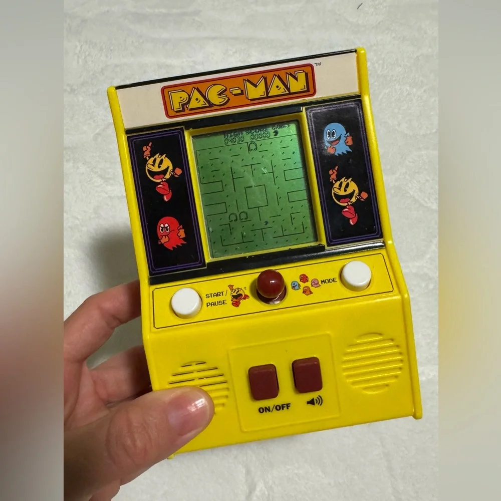 PAC-MAN Retro Handheld Mini Game Bandai Yellow